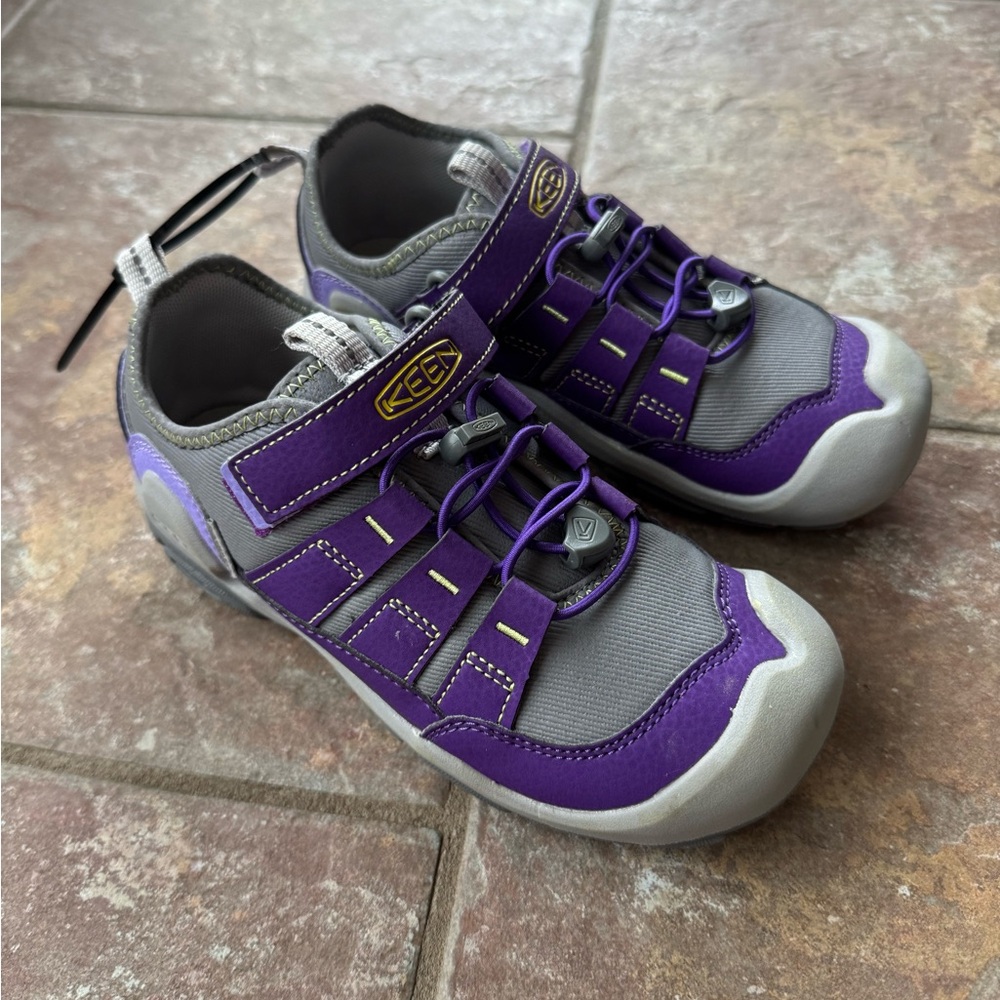 Keen Kids Howser Hiking Shoes size 1 Purple